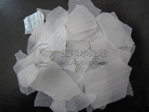 片堿在水中的溶解的過程